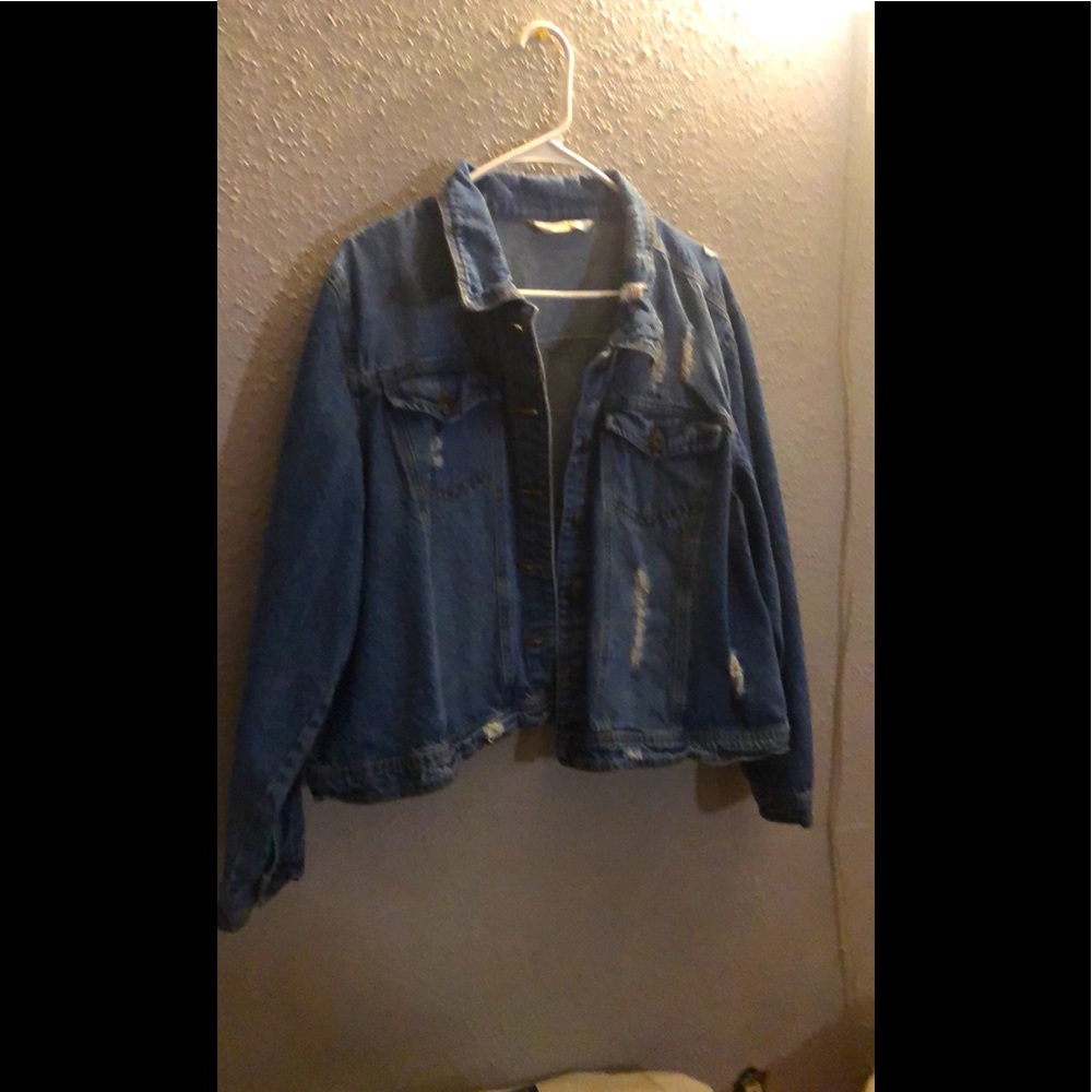 Ripped Jean jacket trendy and cute !